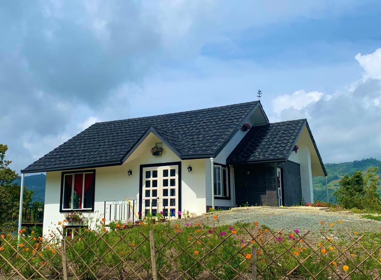 Hounon White Chimney Cottage ราเนา ภายนอก รูปภาพ