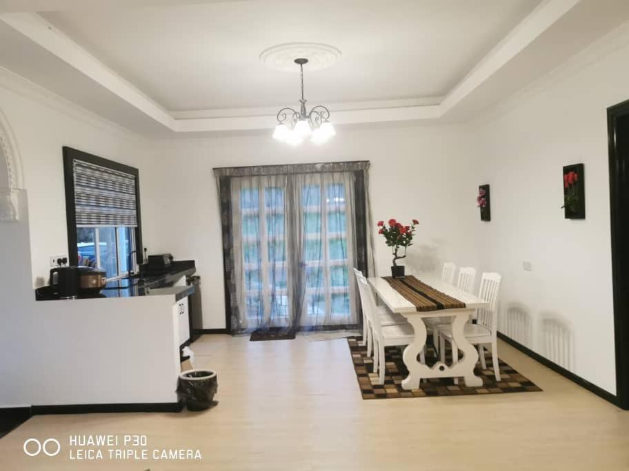 Hounon White Chimney Cottage ราเนา ภายนอก รูปภาพ