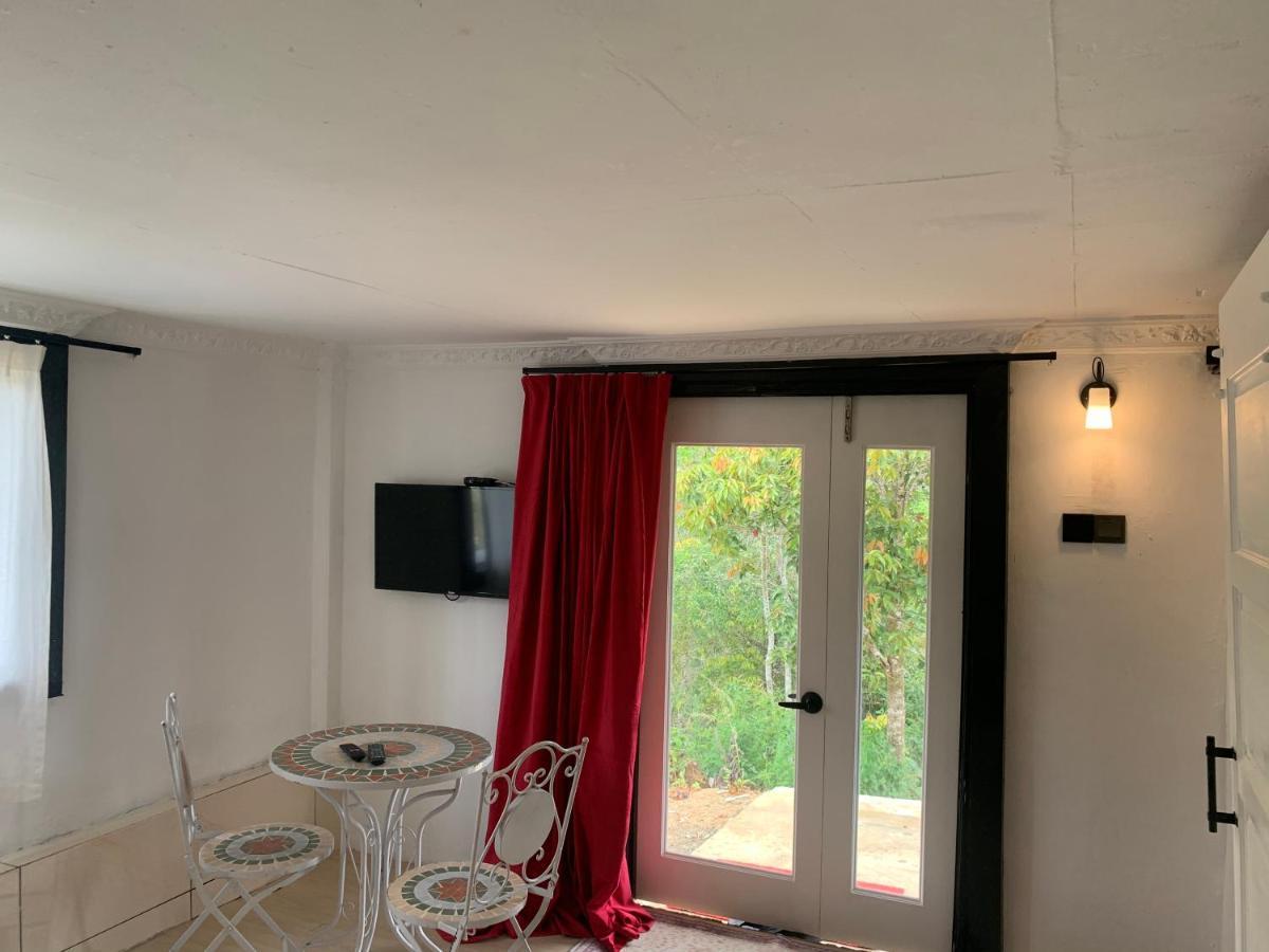 Hounon White Chimney Cottage ราเนา ภายนอก รูปภาพ